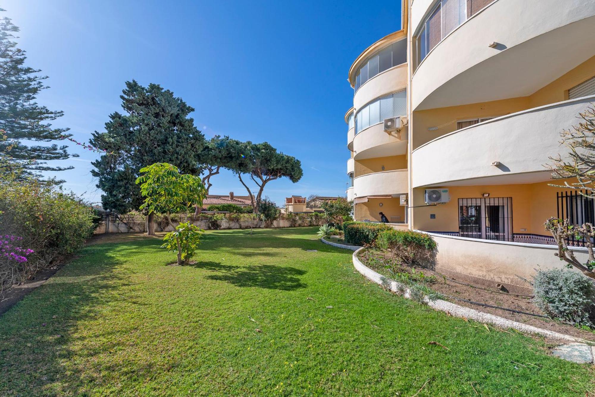 Brisamar II Primera Linea De Playa & Priv Parking Torre de Benagalbon Exterior photo