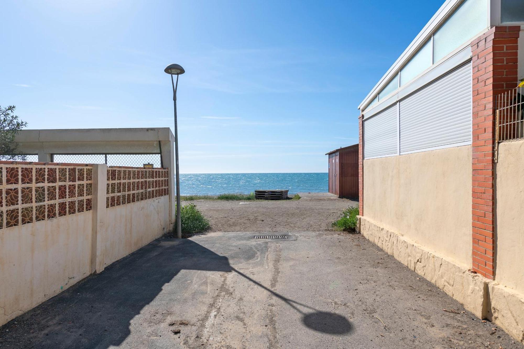 Brisamar II Primera Linea De Playa & Priv Parking Torre de Benagalbon Exterior photo